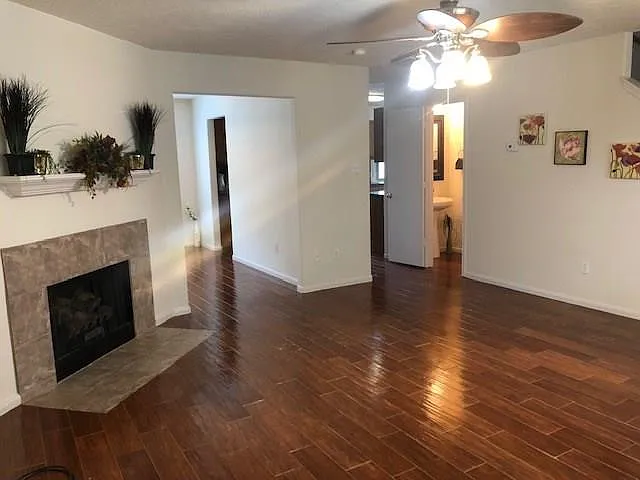 28814 Waltham St — Photo 8