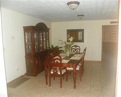 3rd image of 114 Barberry Dr
