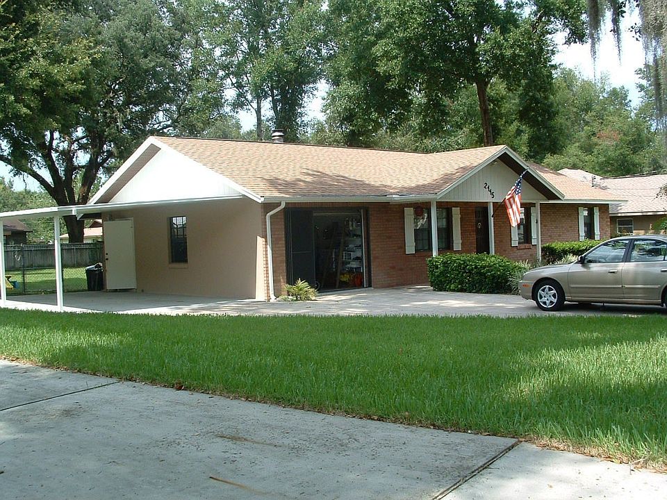 2nd image of 2115 NE 42nd St