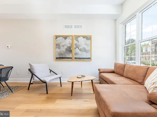 3843 Ridge Ave, Philadelphia, PA 19132