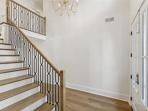 4th image of 1417 Butternut Ave