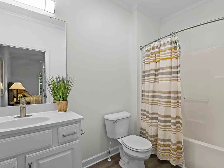 Blue Hill Apartments — Photo 16