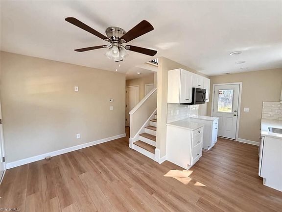 4th image of 146 Hillcrest Rd
