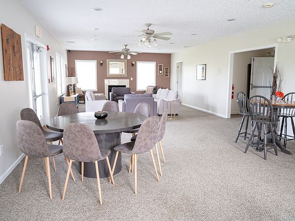 4th image of 173 Saint Anselms Dr #242
