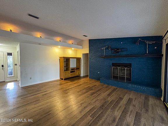 3rd image of 114 MANDARIN LAKE Road