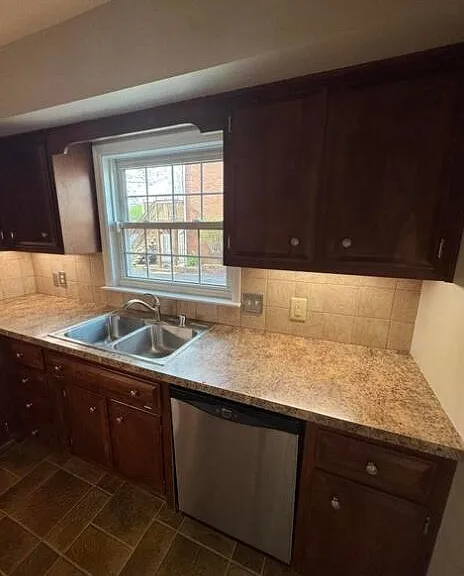 1145 Dunbarton Ln — Photo 9