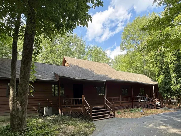 1825 N Miller Rd, Saginaw, MI 48609
