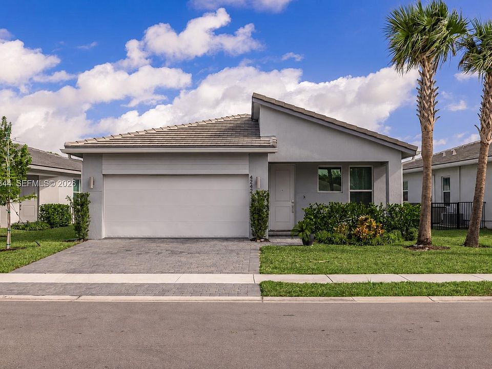 1st image of 4242 Rosa Dr
