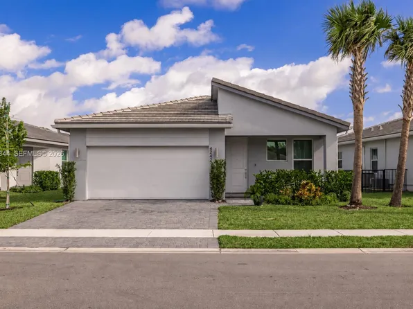 4242 Rosa Dr, Pompano Beach, FL 33064