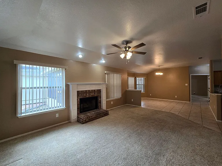 5812 Durango Dr — Photo 12