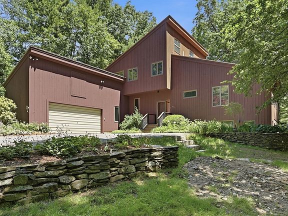 4th image of 297 Reedy Meadow Rd