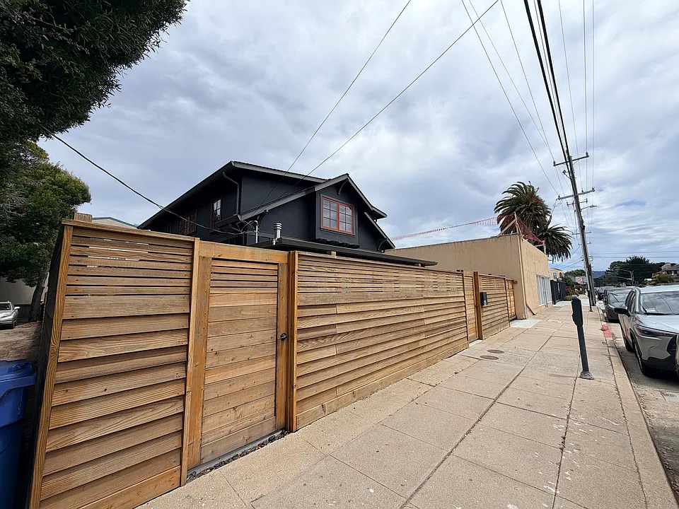 542 Foam St #B