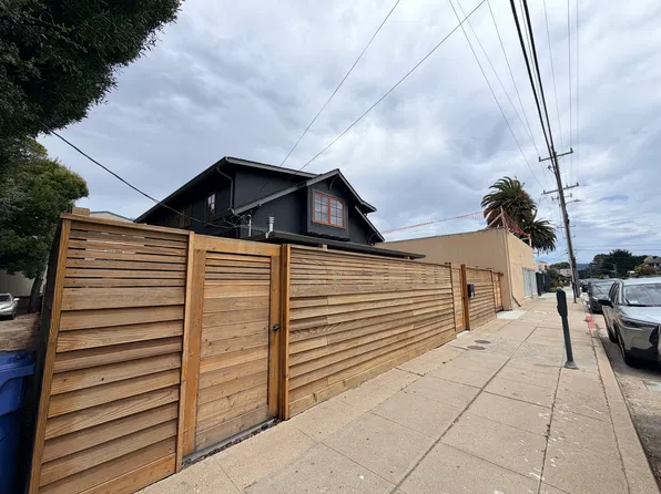 542 Foam St #B, Monterey, CA 93940