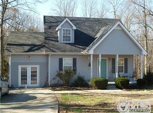129 Robinson Dr, Dickson, TN 37055