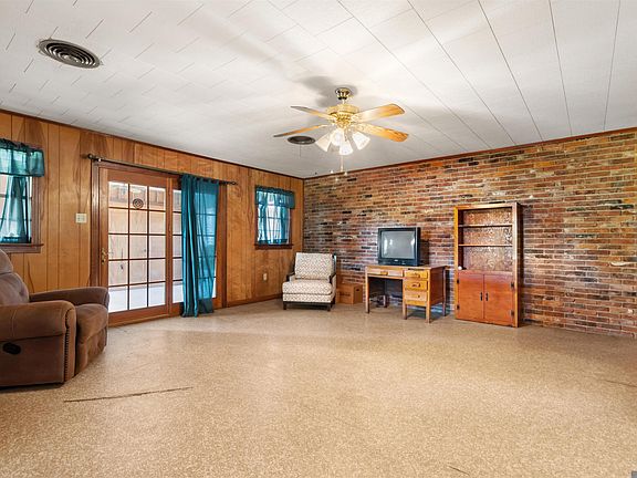 2nd image of 122 Tuminello St