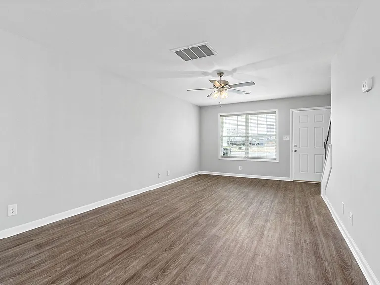 645 Stowe Ct #K — Photo 9