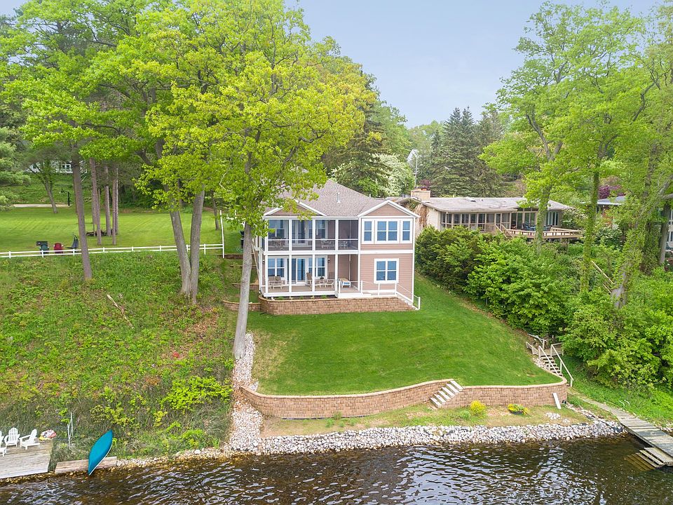 1st image of 17869 Oakwood Dr