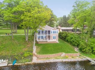 17869 Oakwood Dr, Spring Lake, MI 49456