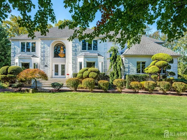 117 Rolling Hill Dr, Morganville, NJ 07751