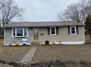 15 Michigan Ave, Warwick, RI 02888