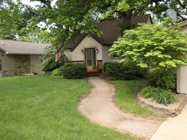 2421 Francis Sites Dr, Spirit Lake, IA 51360