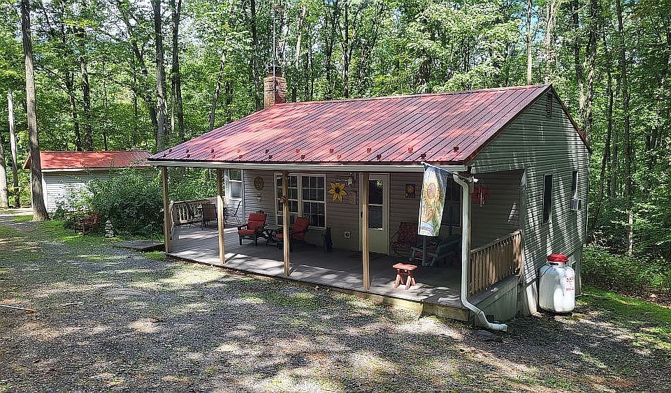 1st image of 9 Fawn Dr