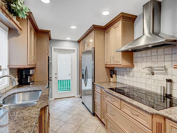 5th image of 61 Gridley Street