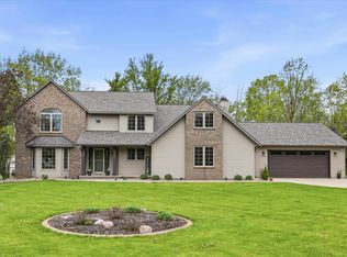3296 Pioneer Dr, Green Bay, WI 54313