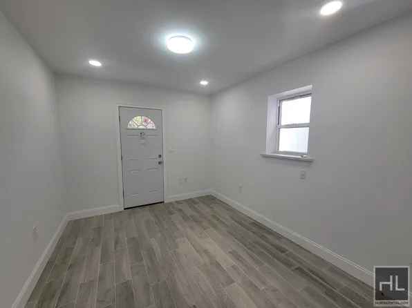 184 Battery Avenue image 3 of 5