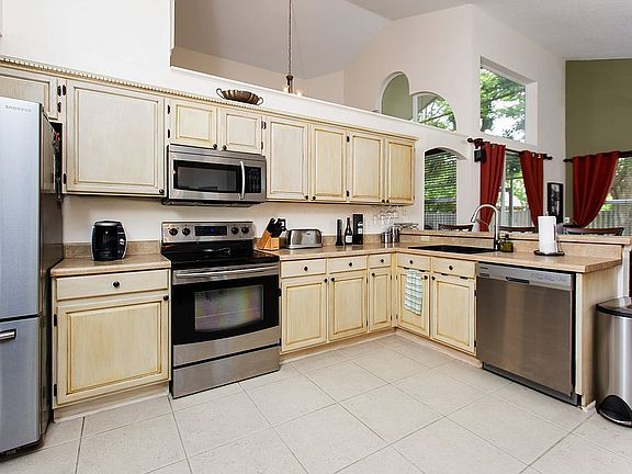 5th image of 12772 Waterhaven Cir
