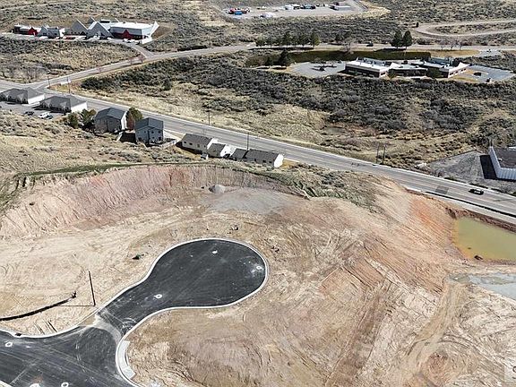 5th image of 20 Falcon Ridge Dr