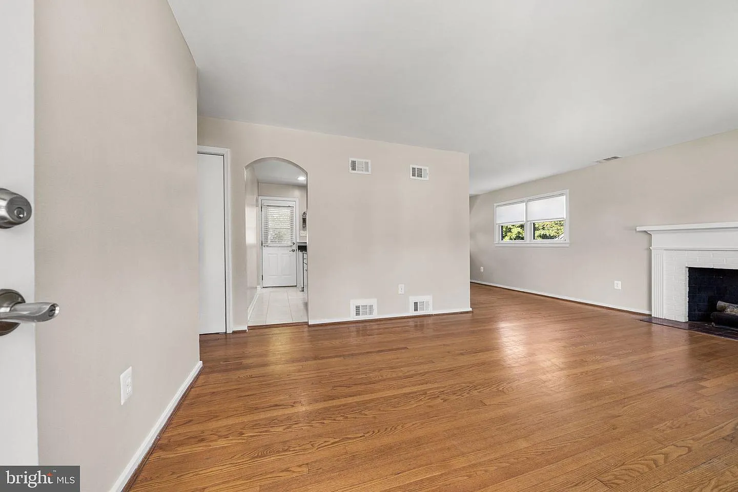 4 bed, 1642 sqft, $3,595 — Photo 3