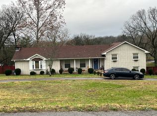 212 Twin Hills Dr, Madison, TN 37115