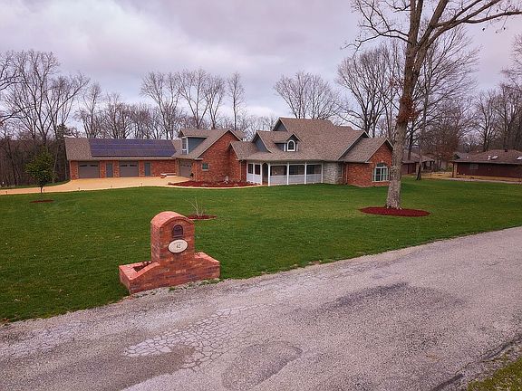 3rd image of 42 Lilac Ln