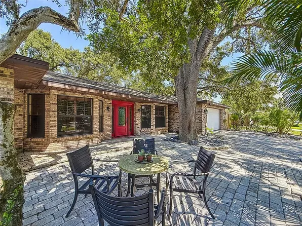 2439 Madrid Ave, Safety Harbor, FL 34695