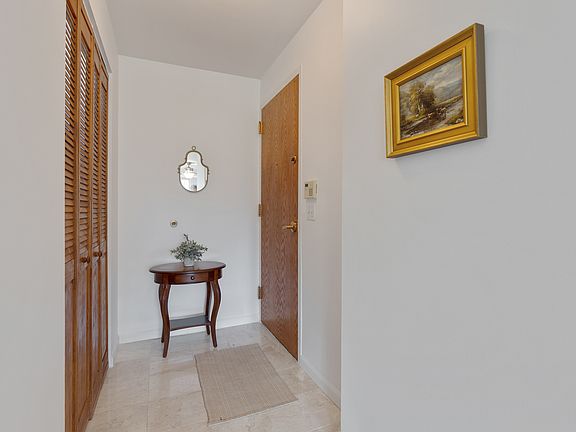 3rd image of 2030 Arbor Ln APT 102
