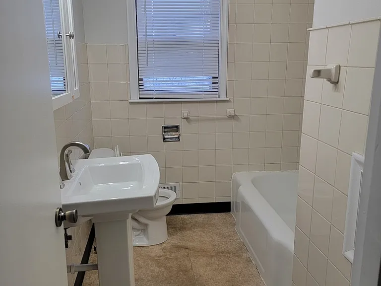 3200 Macomb Ave — Photo 8