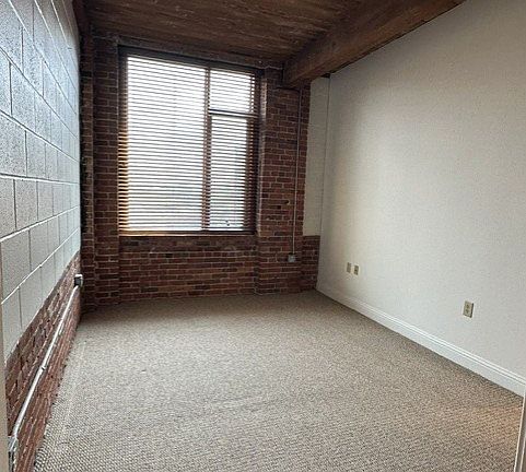 4th image of 147 Centre St