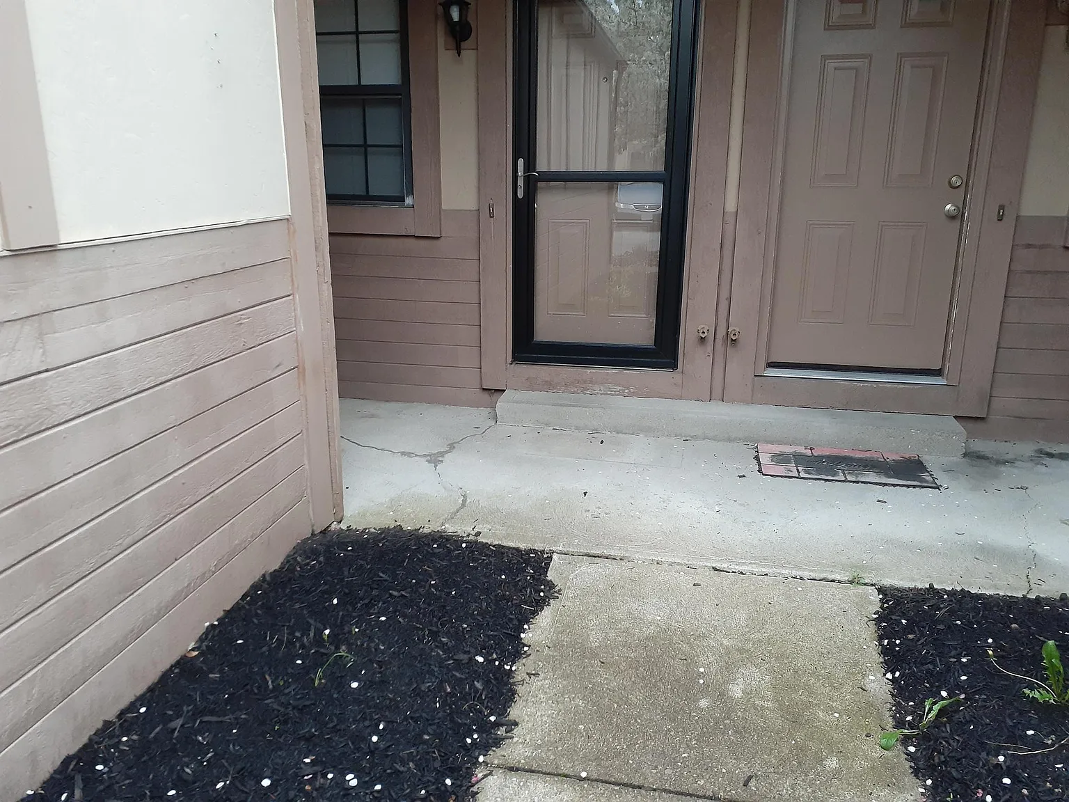 2 bed, 1.5 bath, 990 sqft, $1,450 — Photo 2