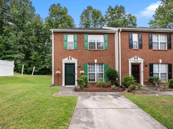 1382 Hollenbeck Ln, Riverdale, GA 30296