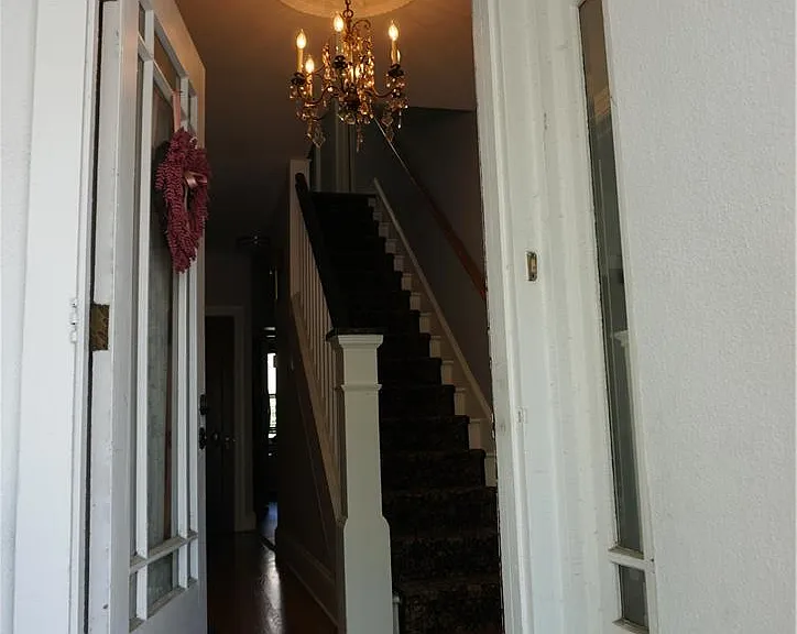 76 W Market St — Photo 2