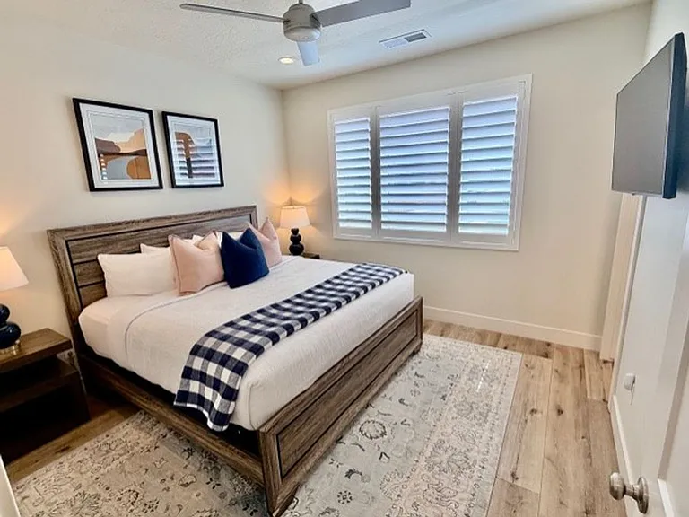 518 E Bailey Ln — Photo 16
