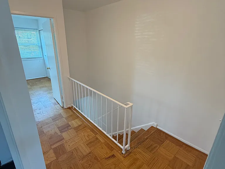 2324 Sun Valley Cir #J — Photo 12