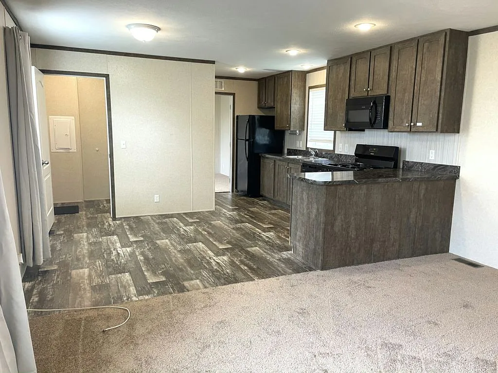 3 bed, 1056 sqft, $1,550 — Photo 3