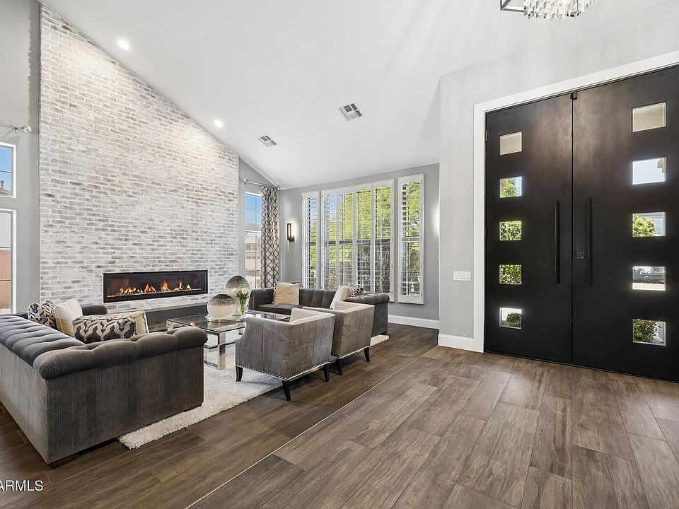 1st image of 1141 N OMAHA --