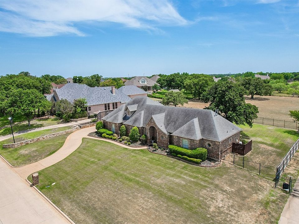 1st image of 914 Shady Vale Dr