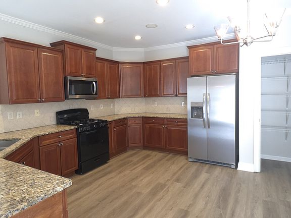 4th image of 1593 Park Hollow Ln
