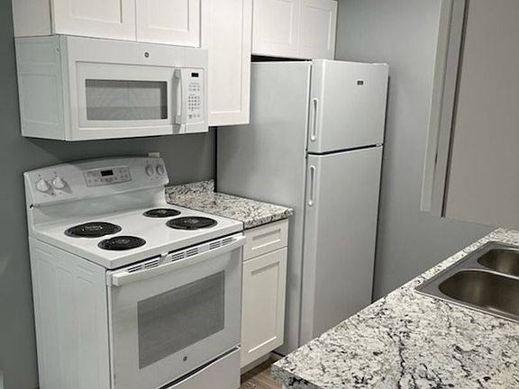 5th image of 3201 N 41st St #2