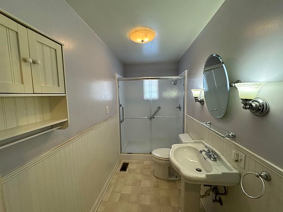 5th image of 150 Sherwood Dr