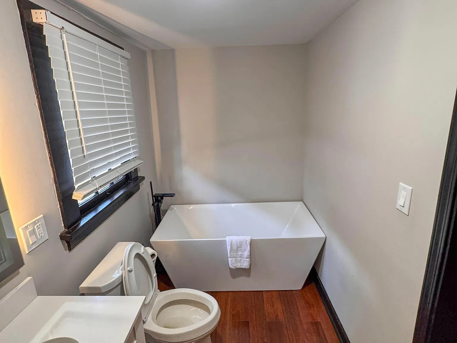 4 bed, 3.0 bath, 2800 sqft, $1,161 — Photo 3